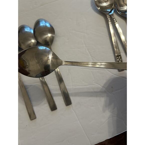 Vintage Customcraft Fluer De Lis Set Of 6 Soup/Dinner Spoon Stainless Flatware - Picture 7 of 7